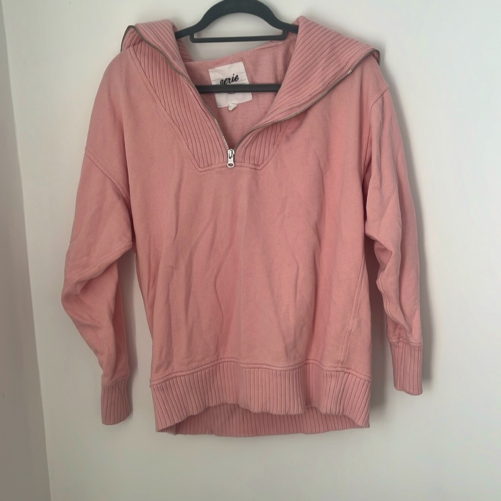 Aerie size xs zip up hoodie in a light pink